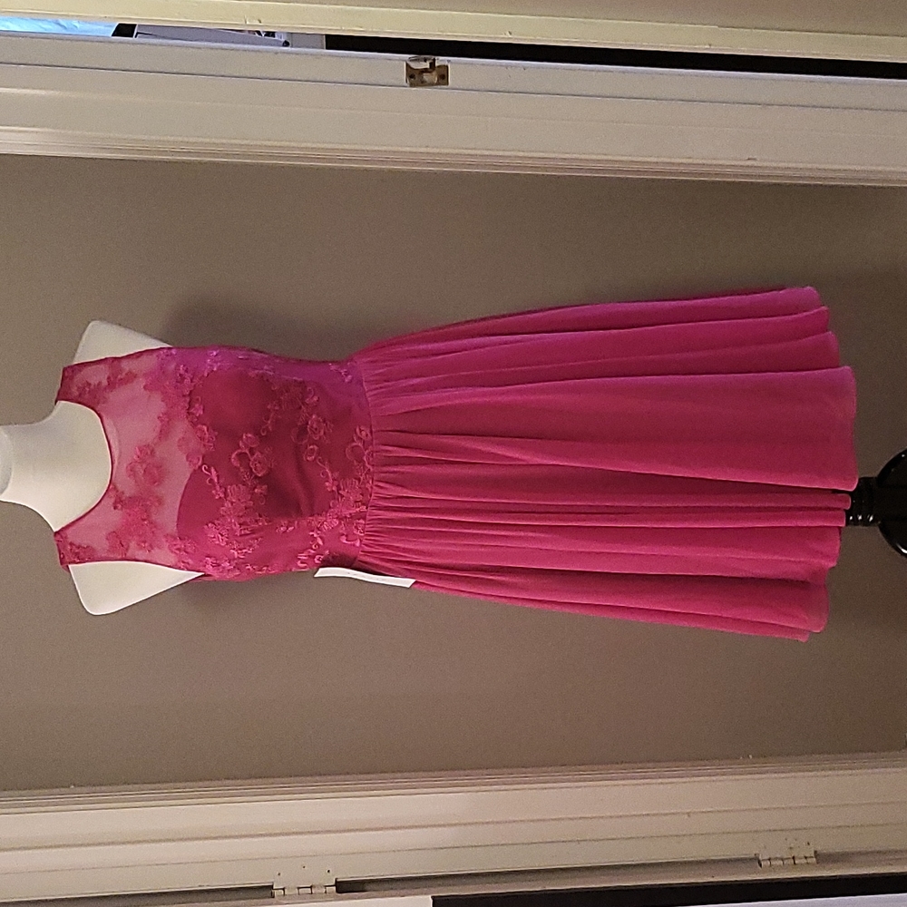 NWT Azazie fuchsia bridesmaid dress with lace detail size 12